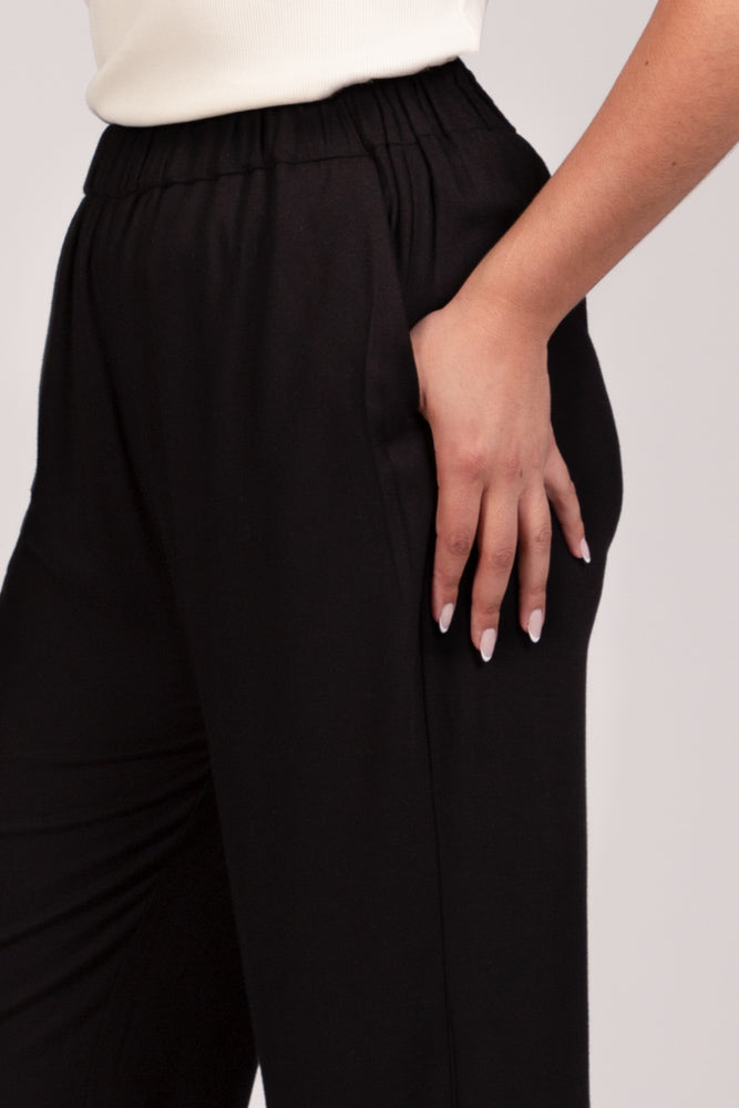 Zoom haut pantalon noir, taille élastique MILO - collection été DILAA