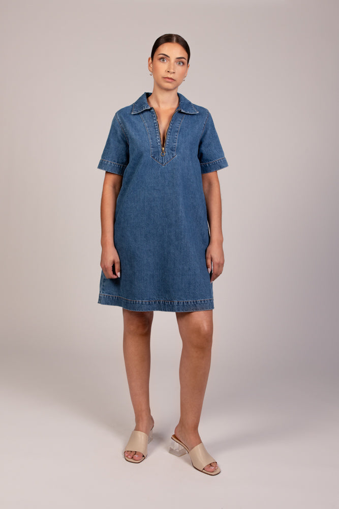 Robe BEKA en jean courte, manches courtes à col zippé, collection DILAA