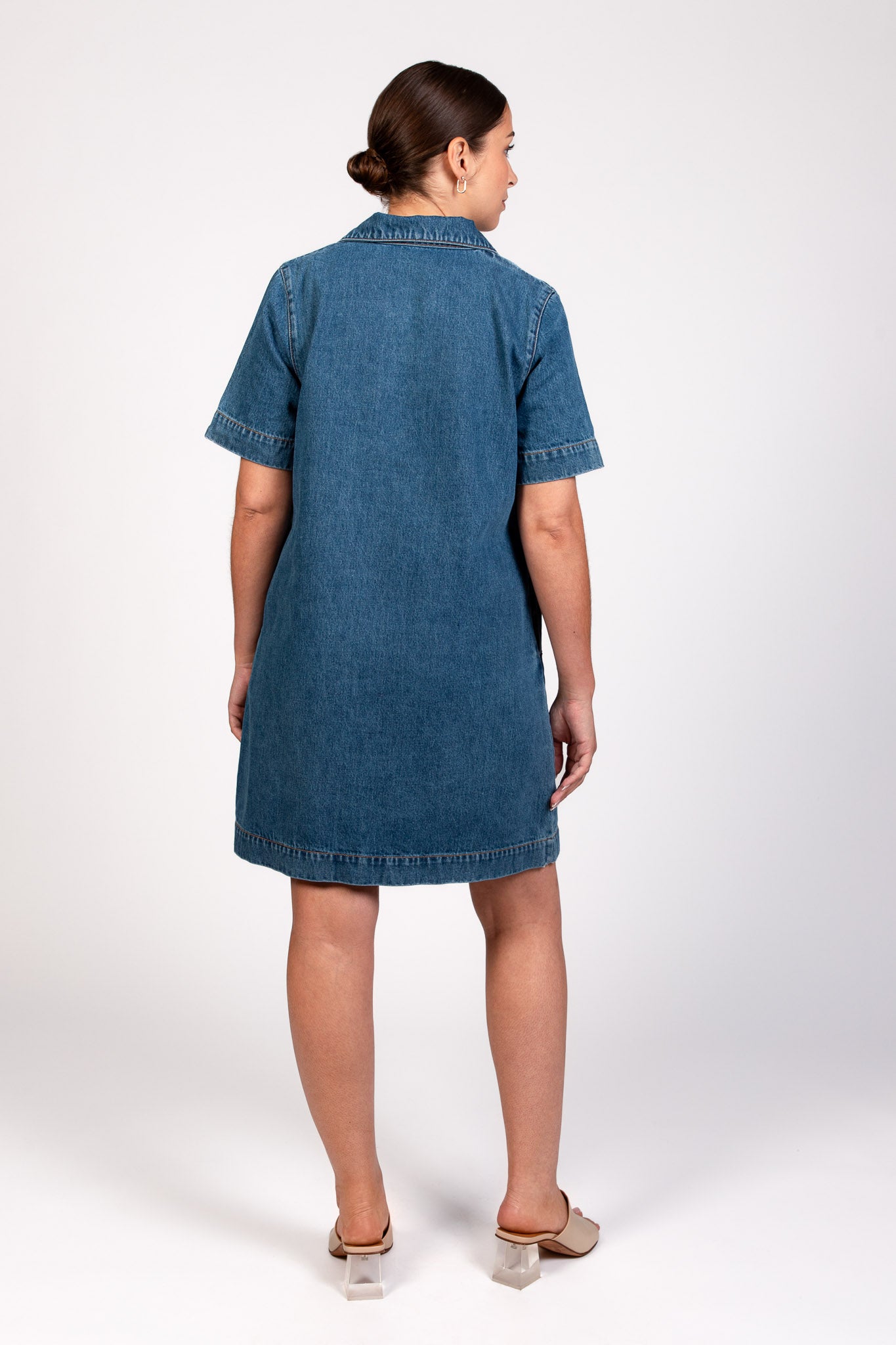 Robe en jean BEKA, manches courtes, col chemise de dos - DILAA